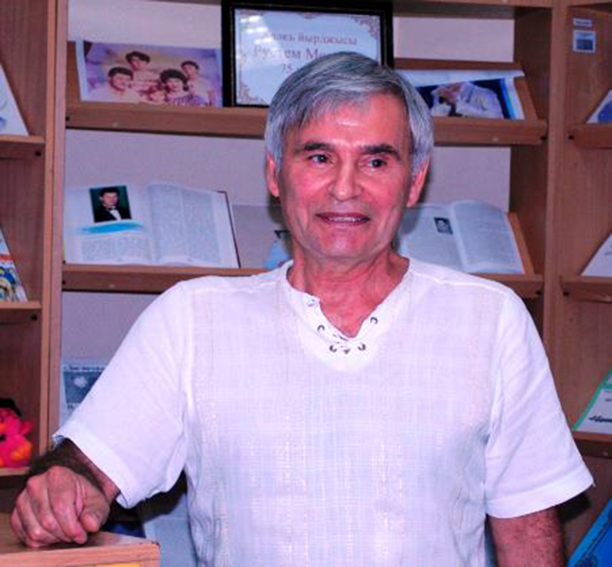 Творческая встреча с Заслуженным художником Крыма Ирфаном Нафиевым, посвященная 65-летию со дня его рождения